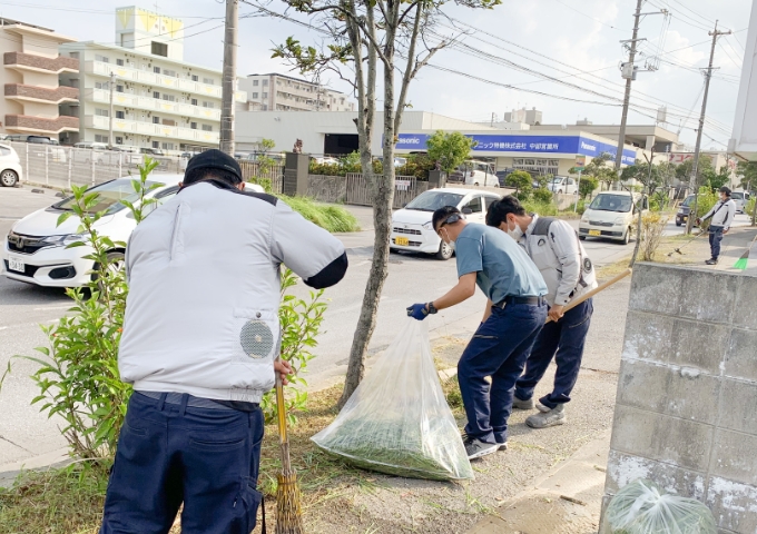 社屋周辺清掃活動